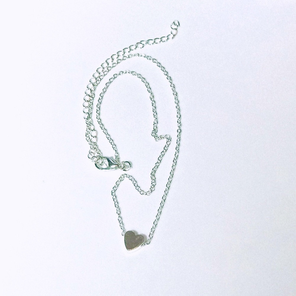 Dainty Heart Accent Necklace Super Cute Minimalist Small Tiny Feminine Romantic - Picture 5 of 5